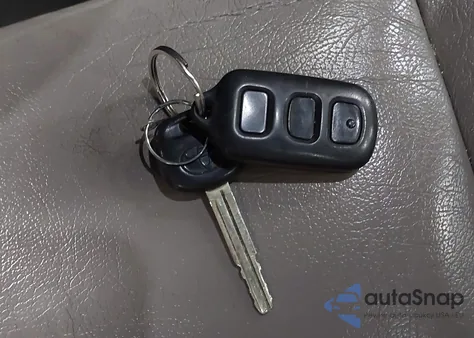 2005 Toyota Sequoia Sr5 V8 from USA, damaged, VIN 5TDBT44AX5S251249